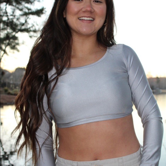 Silver Long Sleeved Crop - Picture 5 of 5